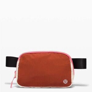 Lululemon Everywhere Belt Bag *1L Dark Terracotta/White Opal OG